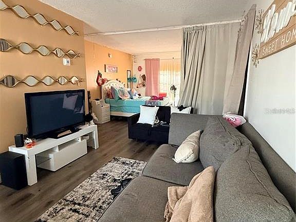 5th image of 1805 Michigan Ave APT D