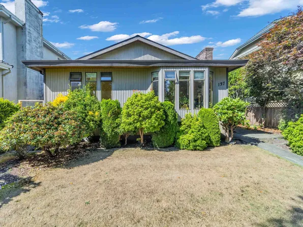 137 Woodstock Ave W, Vancouver, BC V5Y 2R7