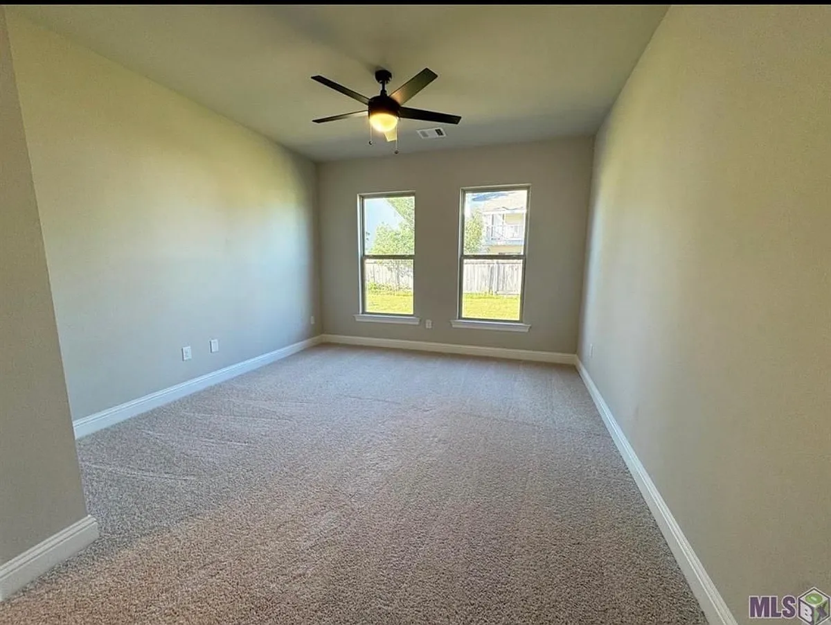 Building Photo - 62737 Capella Ct
