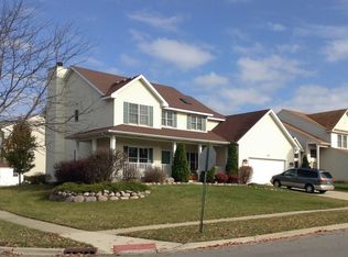 567 Poplar Ave, Antioch, IL 60002