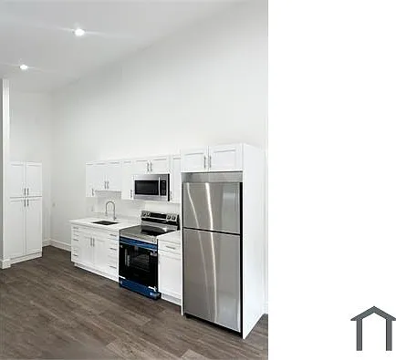 2 bed, 800 sqft, $2,500 — Photo 1