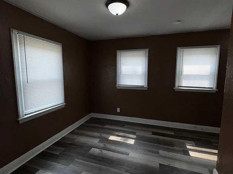 1920 Kensington Rd #1 — Photo 3