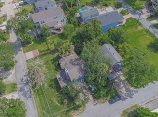 1114 Forest Rd, Clear Lake Shores, TX 77565