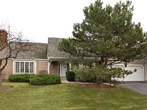 1527 Shire Cir #149, Inverness, IL 60067
