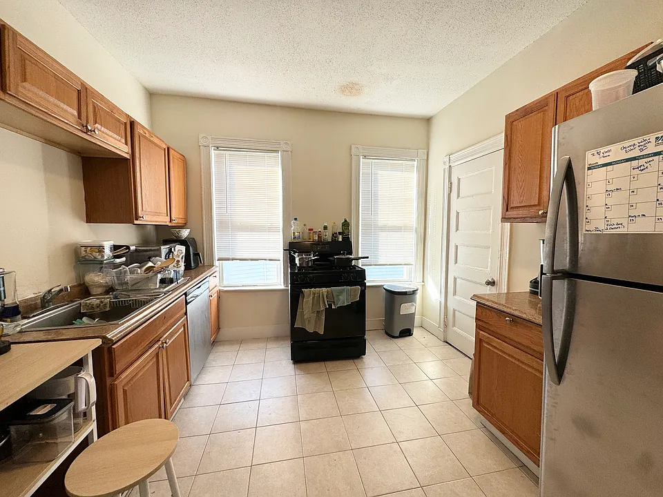 690 Columbia Rd #3