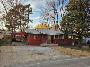 712 Crutcher St, Springdale, AR 72764
