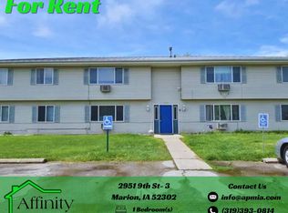2951 9th St #5, Marion, IA 52302