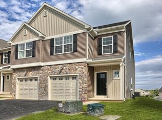 1768 Fairbanks Ln, Mechanicsburg, PA