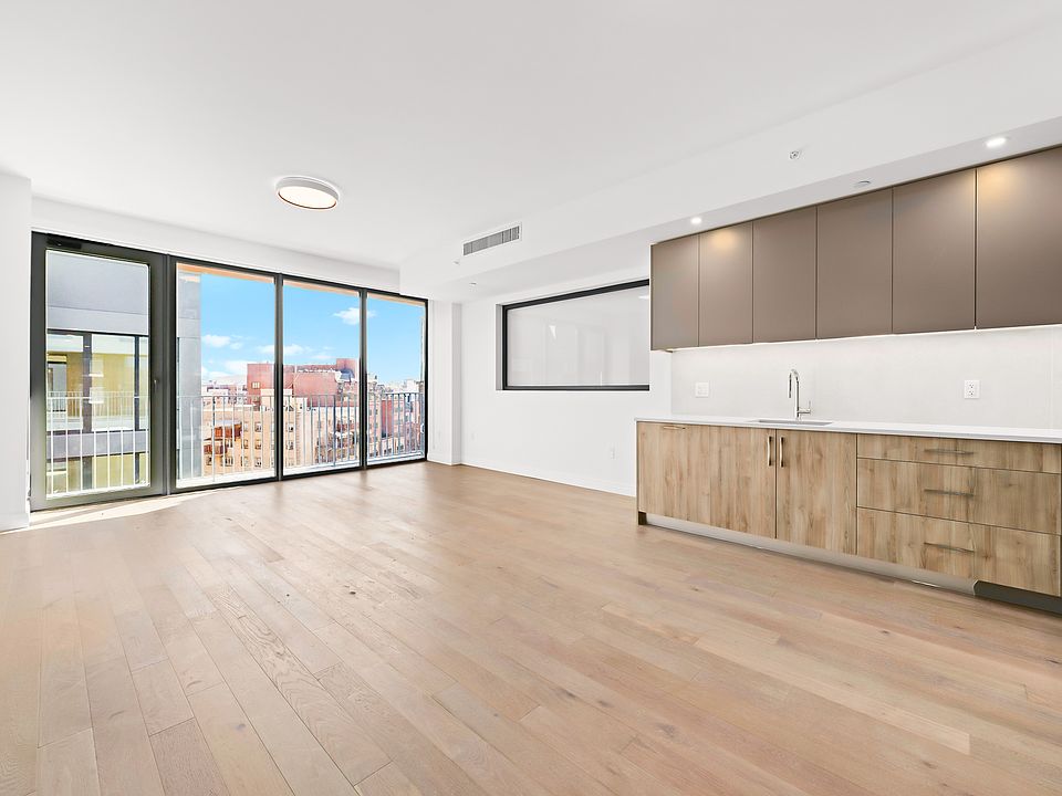 1st image of 265 Lorimer St #635