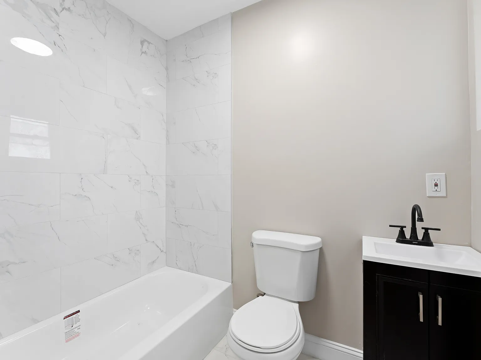 1517 West Westmoreland Street - 3 — Photo 3