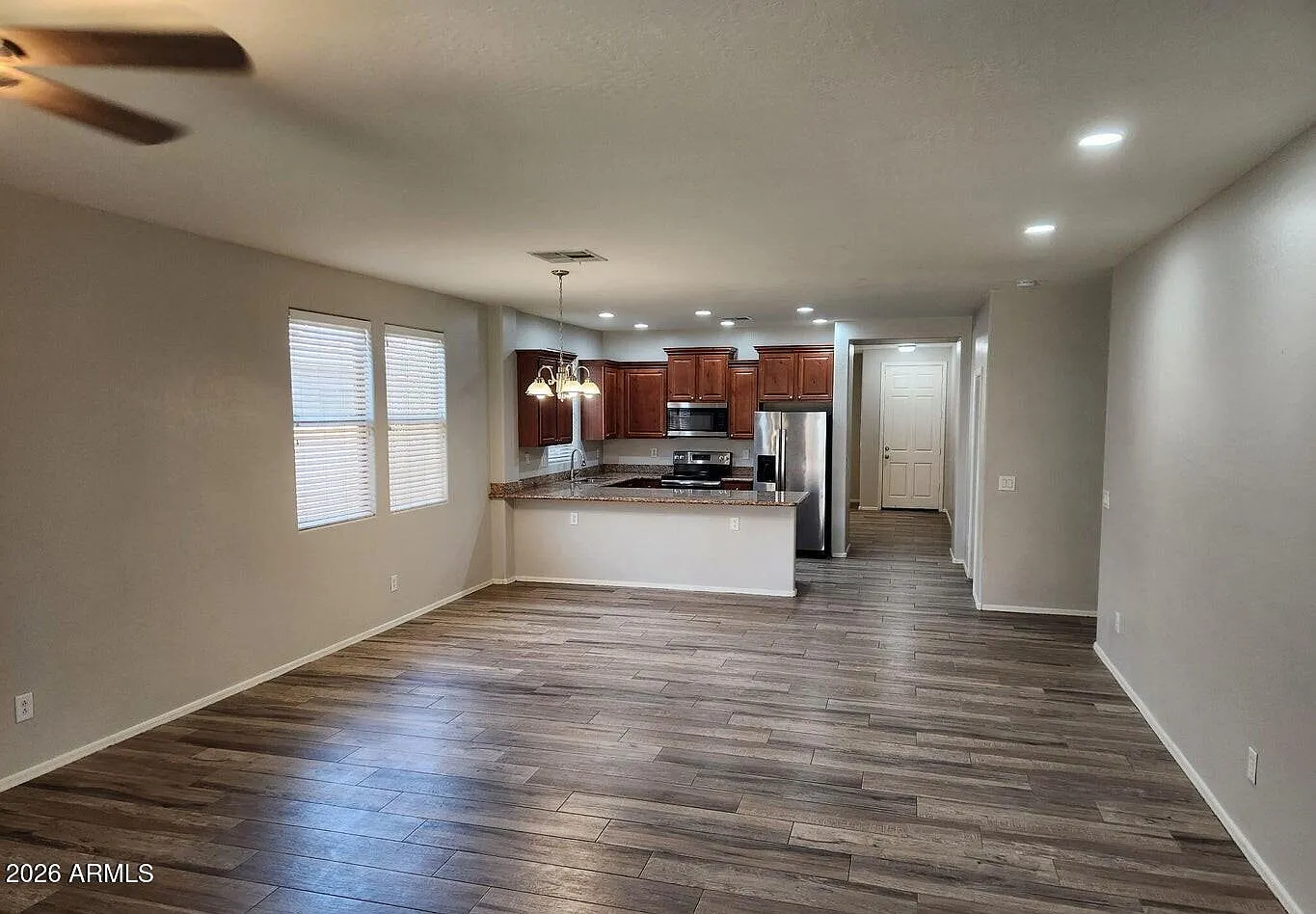 4 bed, 2.0 bath, 1919 sqft, $2,400 — Photo 4