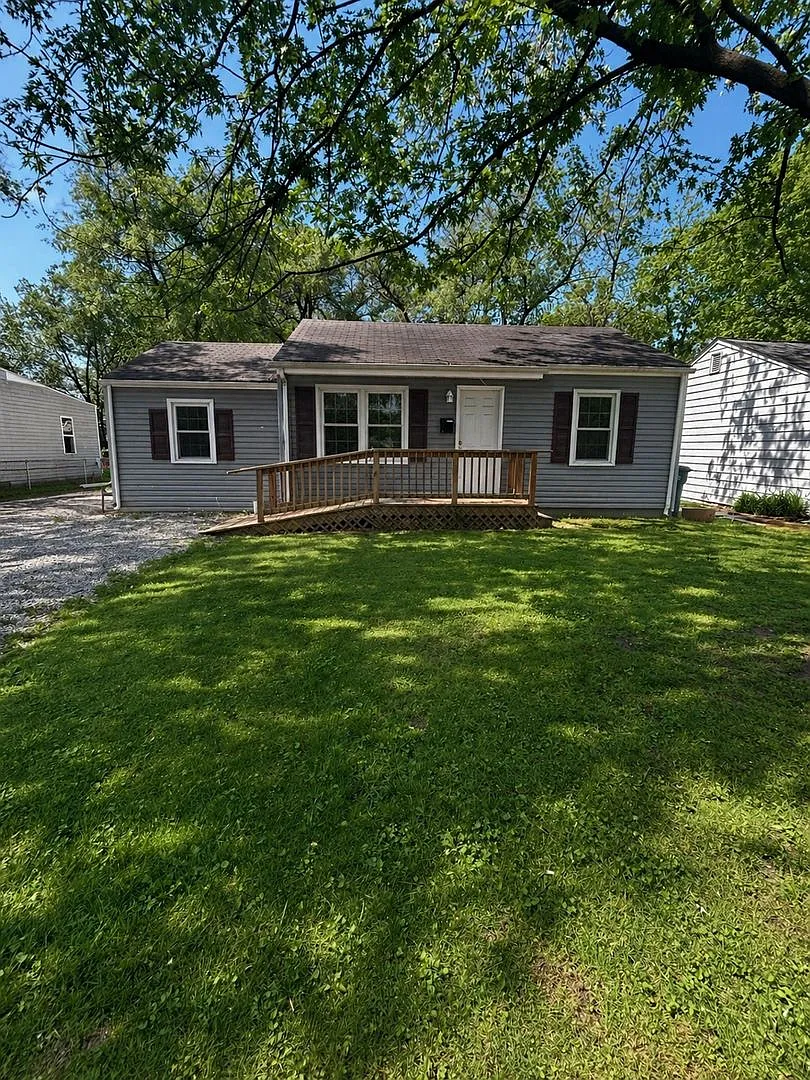 For Lease — Photo 1