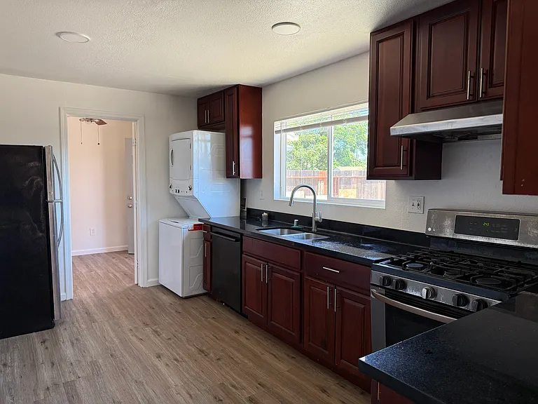 401 Star St — Photo 13