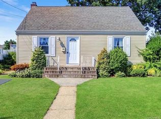 4 West Court, Bethpage, NY 11714