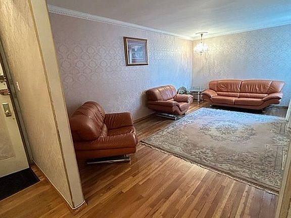 2nd image of 2555 Batchelder St APT 6L