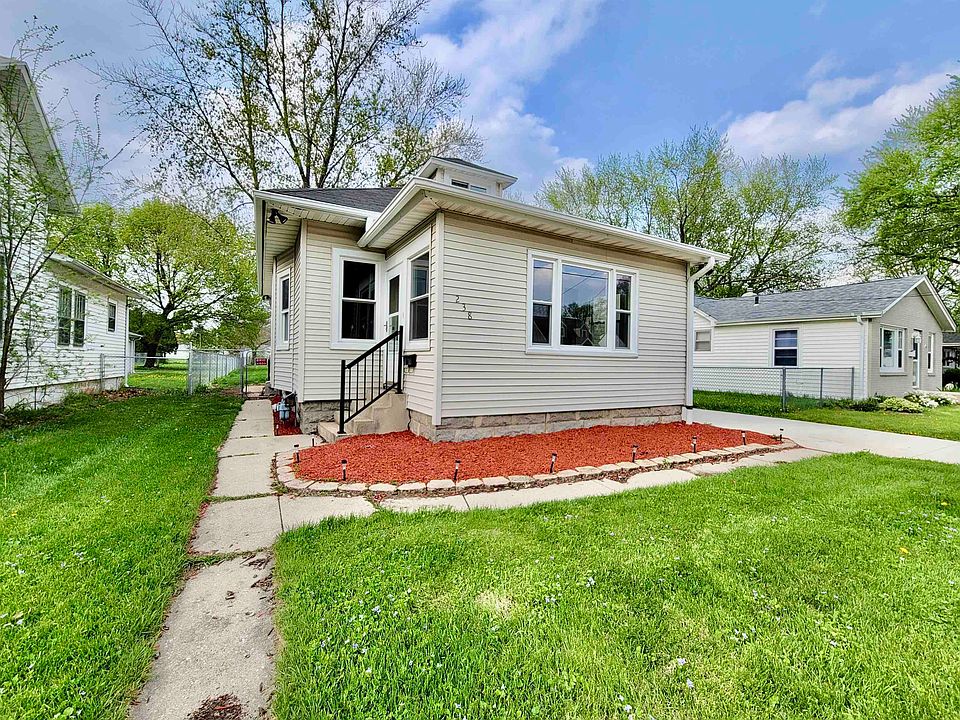 238 Grand Ave, Loves Park, IL 61111 Zillow