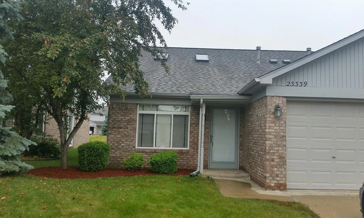 2 bed, 956 sqft, $1,750 — Photo 1