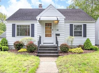 924 Waverly Ave, Grand Haven, MI 49417