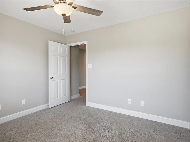 4864 Stoneyhurst Ln — Photo 14