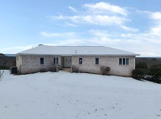39 Orion Ct, Berkeley Springs, WV 25411