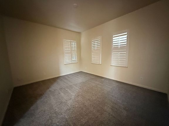 3rd image of 1487 Highland Dr