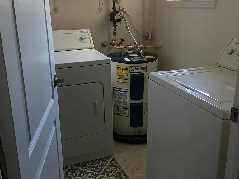 713 Coral Reef Dr — Photo 4