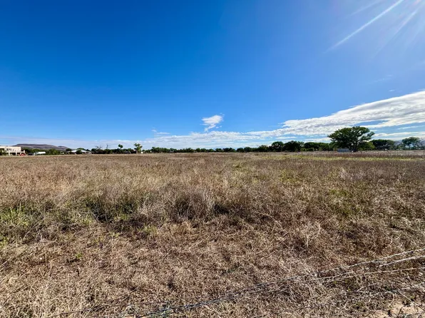 Noah C 2 Ln, Belen, NM 87002