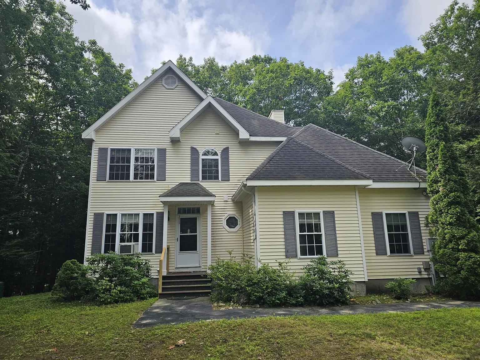 3 bed, 3.0 bath, 2130 sqft, $3,000 — Photo 1