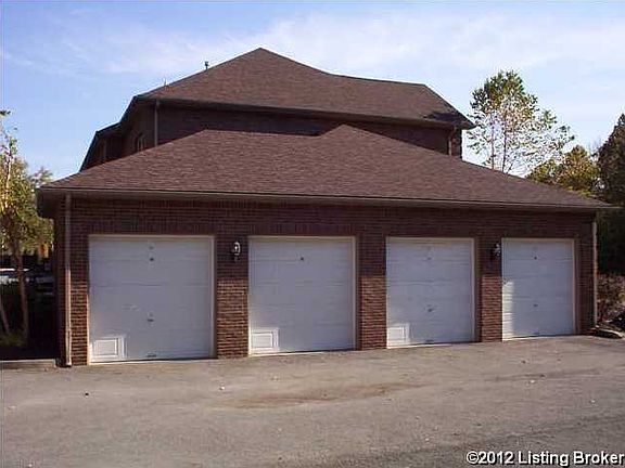 1 Car garage w/this unit w/loft area for extra storage