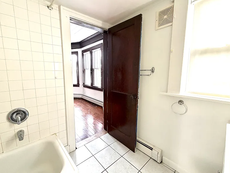 1126 Spring St — Photo 13