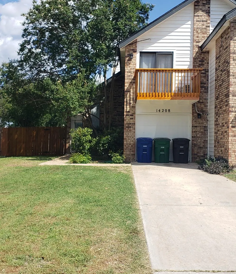 2 bed, 1200 sqft, $1,750 — Photo 3