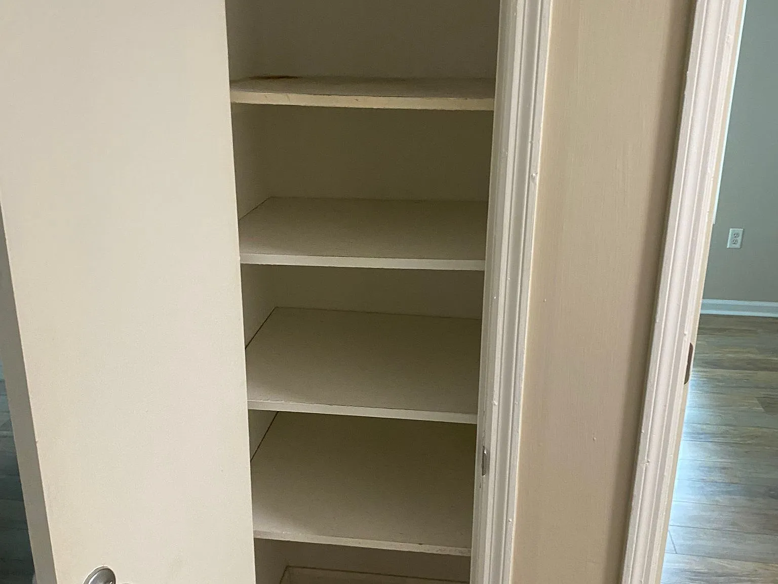 2 bed, 1000 sqft, $1,900 — Photo 2