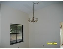 4th image of 2915 Theresa Dr