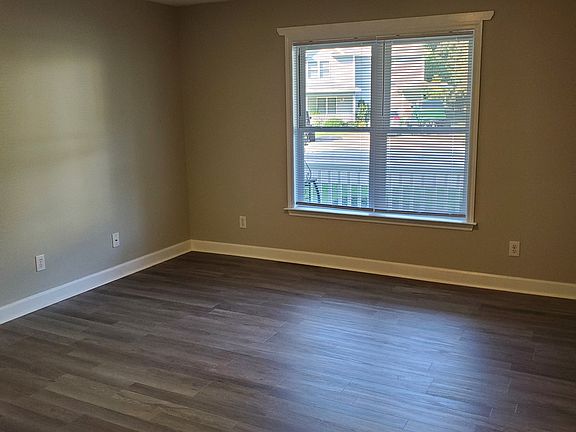 5th image of 103 Laura Ln #B