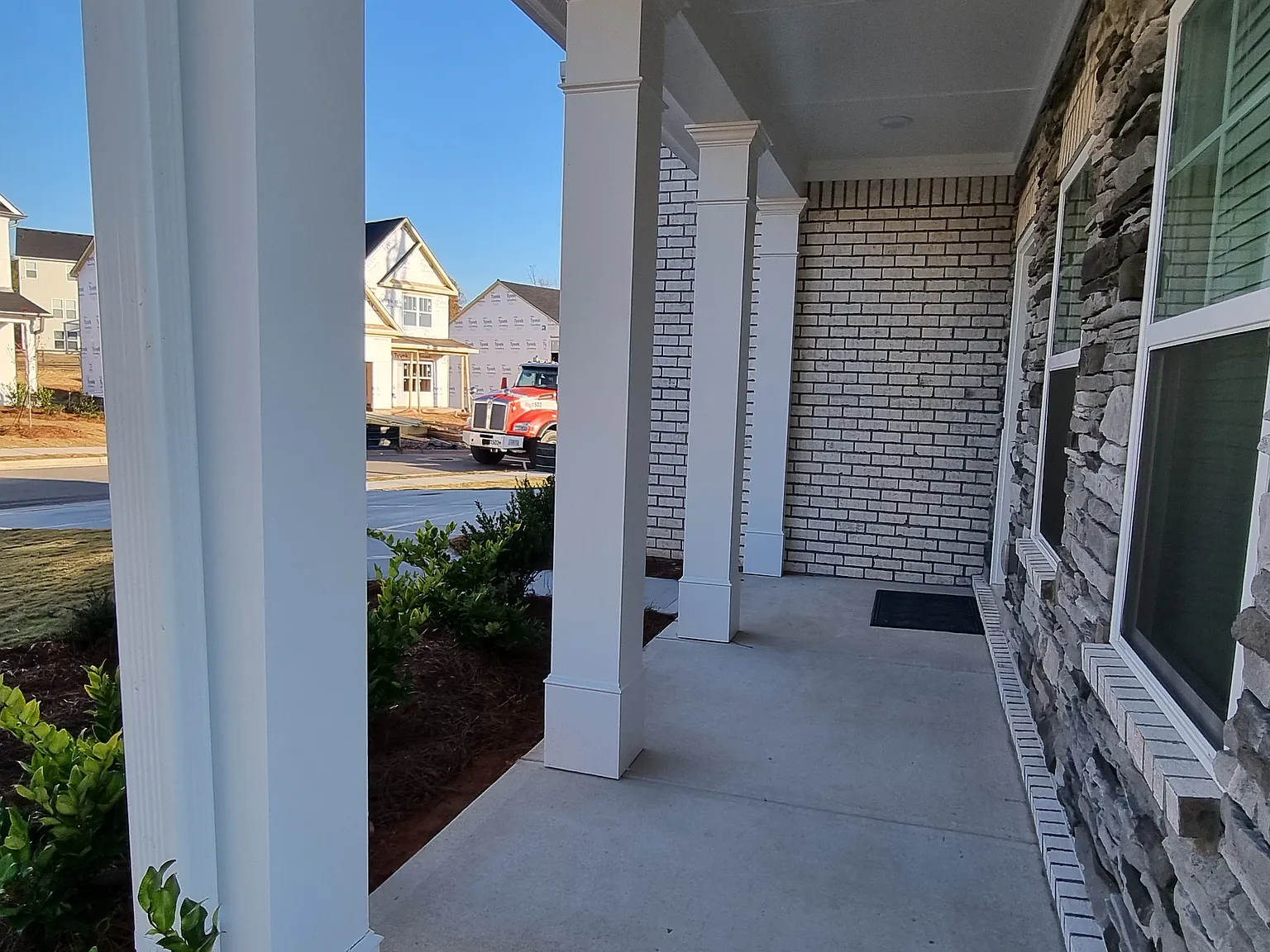5 bed, 2857 sqft, $2,900 — Photo 4