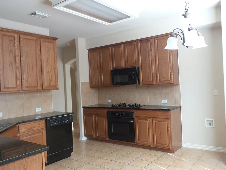 7105 Sugarplum Dr — Photo 13