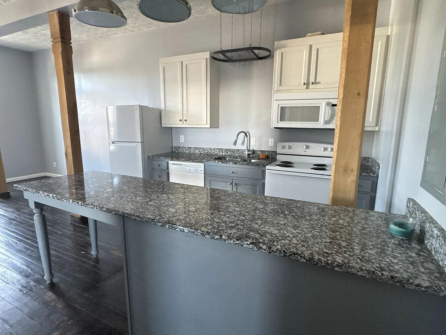 1 bed, 700 sqft, $899 — Photo 2