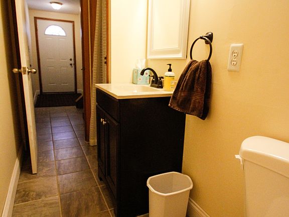 1/2 Bathroom 3