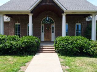 2101 Peacock Rd, Paris, KY 40361