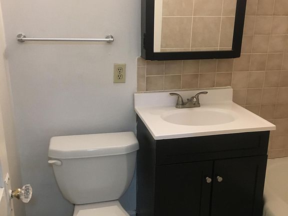 3rd image of 3525 Burt St APT 2