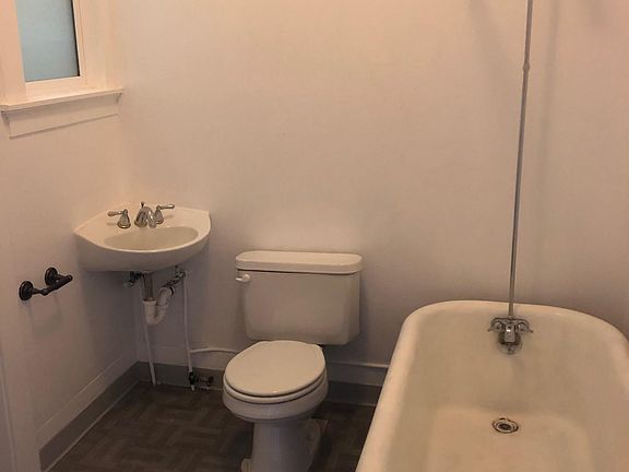4th image of 425 University Ave APT 8