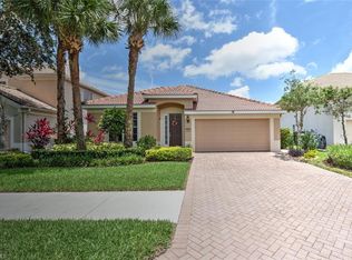 2095 Sagebrush Cir, Naples, FL 34120