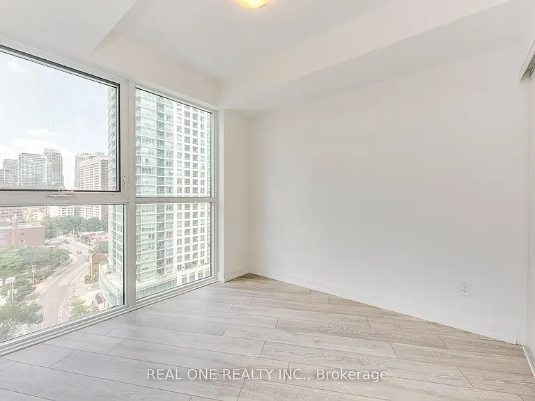 159 Wellesley St E #1708-1 — Photo 20