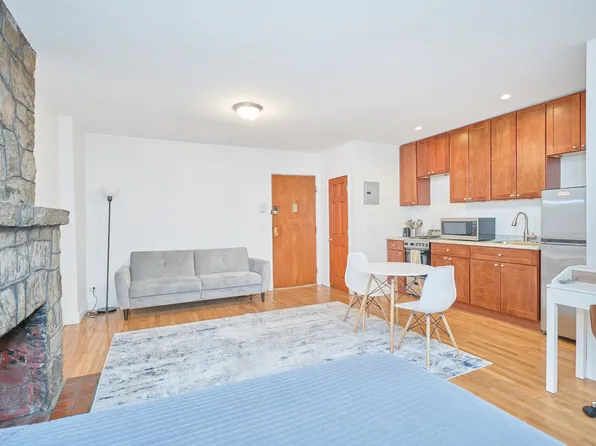 274 West 71st Street image 1 of 7