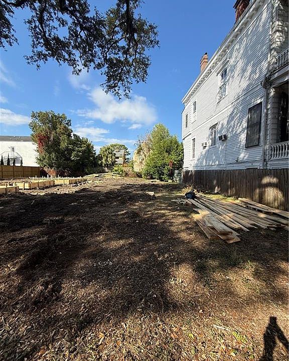1st image of 2215 Carondelet St