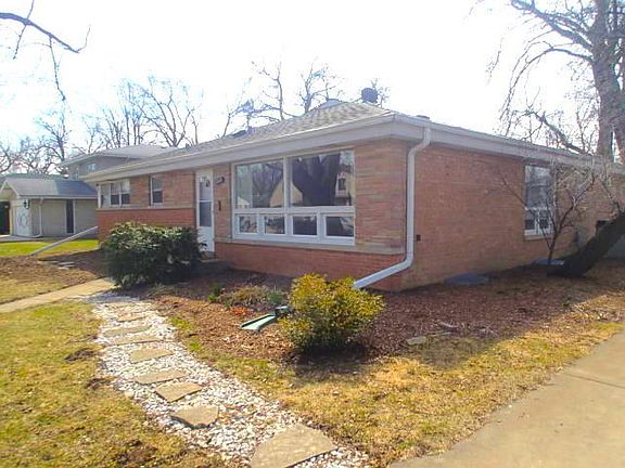 3rd image of 9348 Kedvale Ave