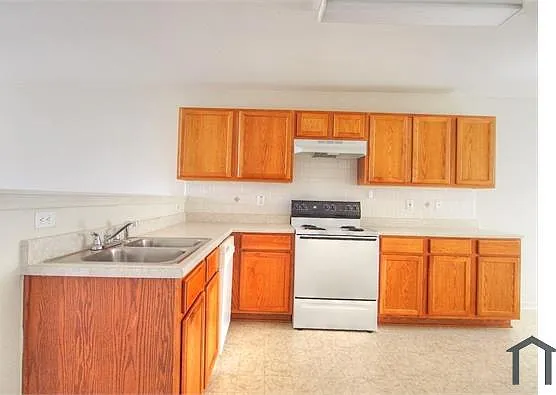 419 Brittney Way — Photo 6