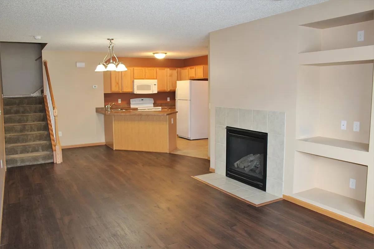 Building Photo - 16420 Elm Creek Ln