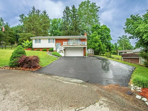 1295 Randall Dr, Chillicothe, OH 45601