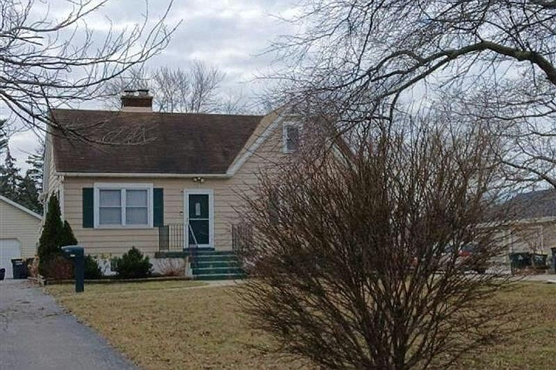 2nd image of 3133 180th St